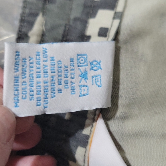 NEW in Packaging Orvis Trout Bum Roll Up or Full Length Digital Camo Pant 4 sz - Picture 6 of 14